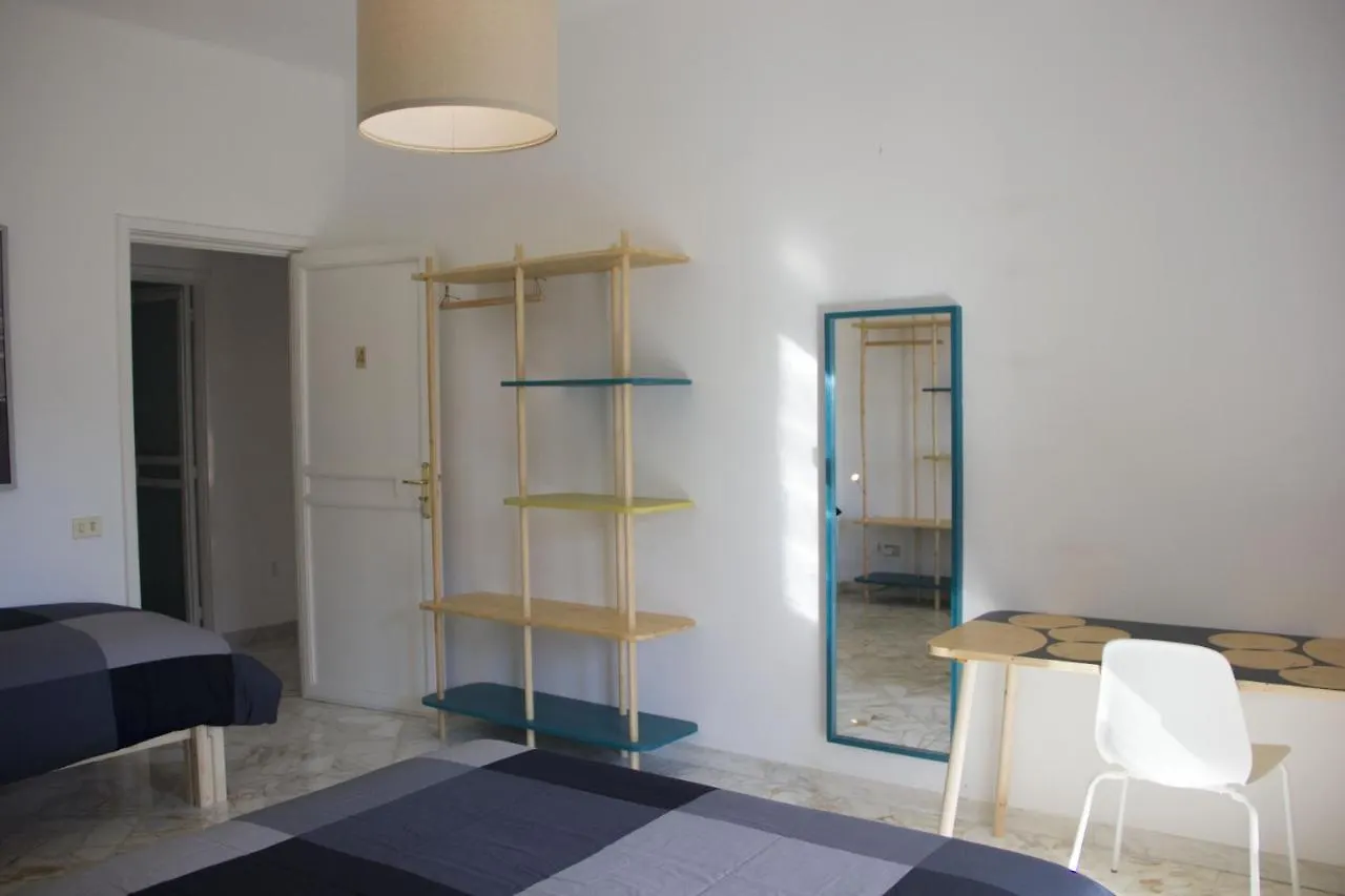 Apple Guest House バーリ